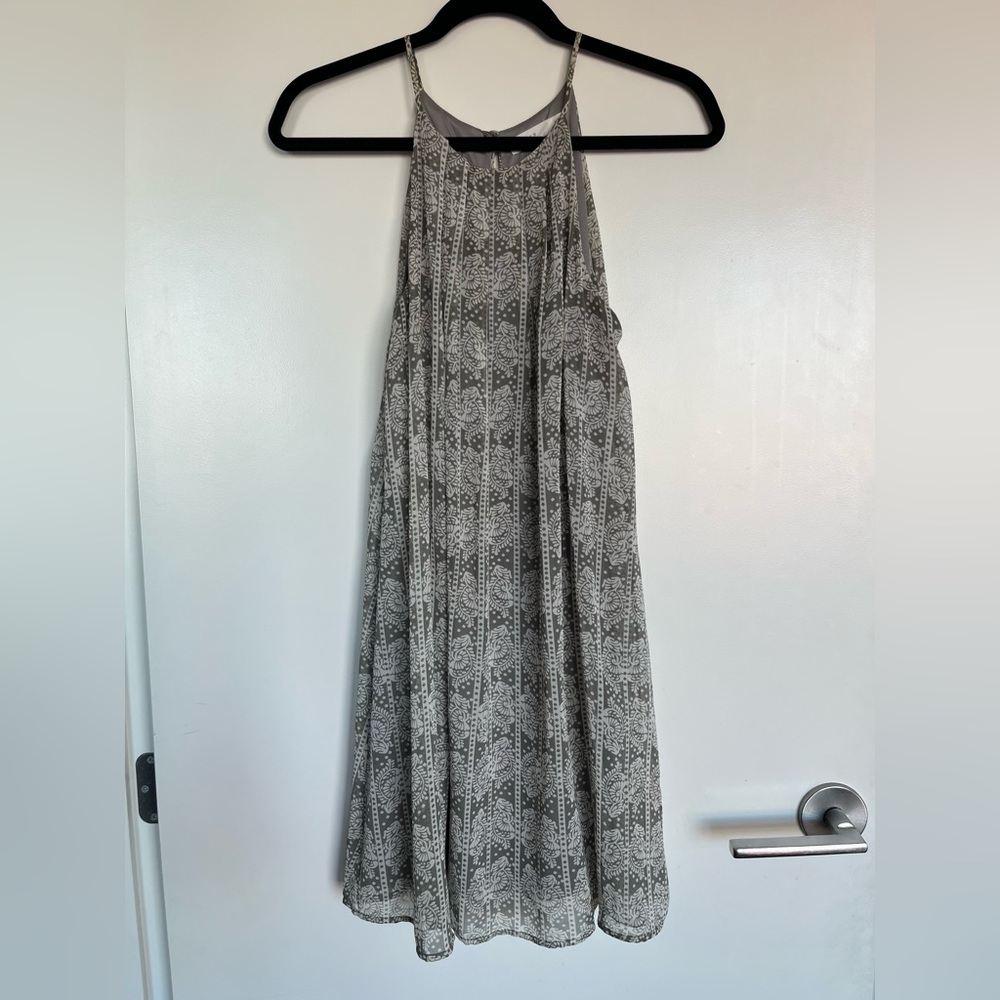 Easy to wear gray dress